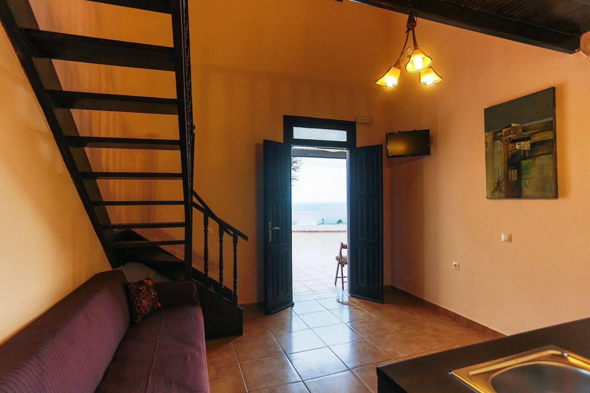Little Lindos Sea View Studios Esterno foto